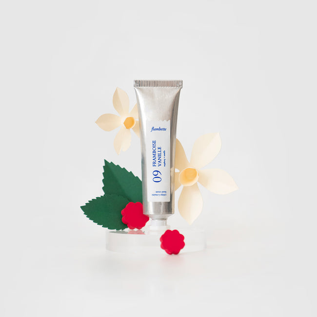 tube de crème à mains hydratante framboise vanille