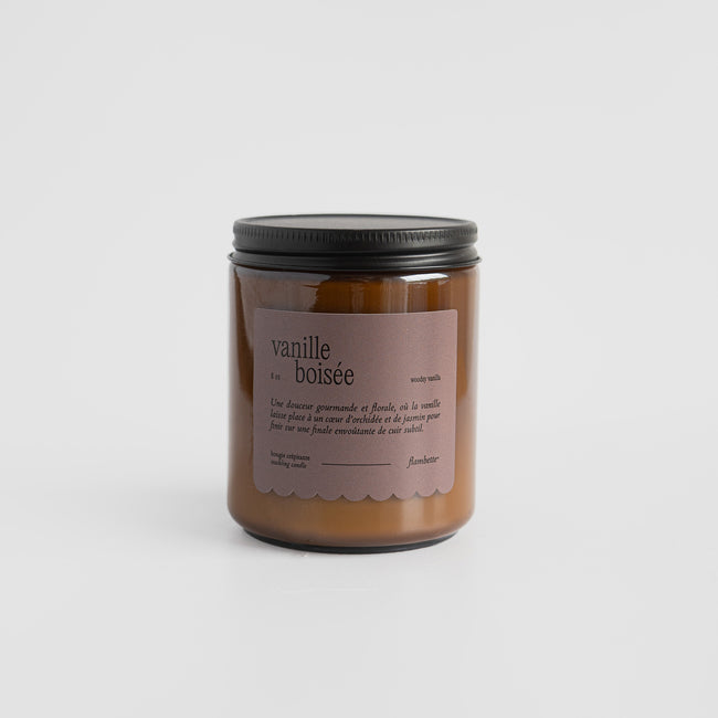 Woody vanilla candle